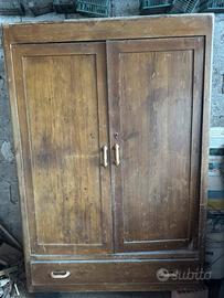 Armadio d’epoca in LEGNO  MASSICCIO