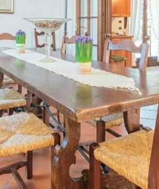 TAVOLO FRATINO PER SOGGIORNO O TAVERNA O GIARDINO 