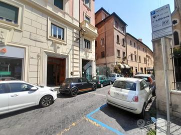 MONOLOCALE A ROMA