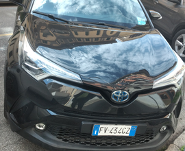 Toyota C-HR ibrida Suv