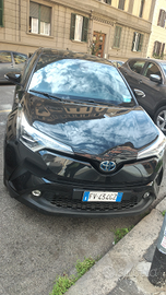 Toyota C-HR ibrida Suv