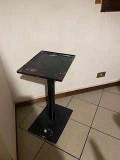 TREPPIEDE IN METALLO PER PIANTE