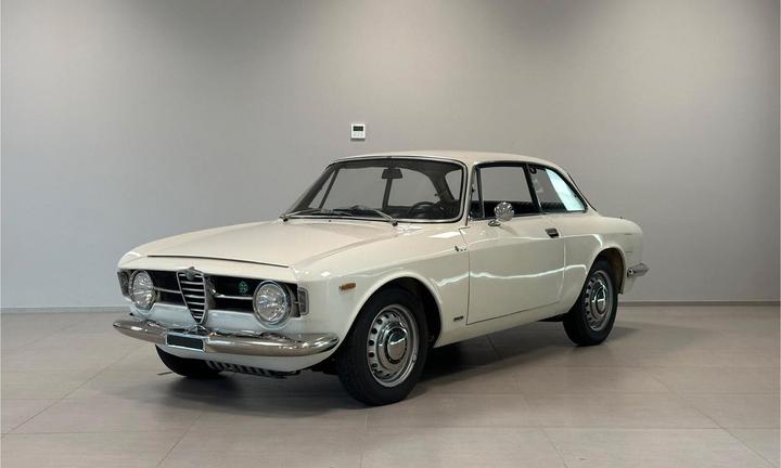 Alfa Romeo GT SCALINO