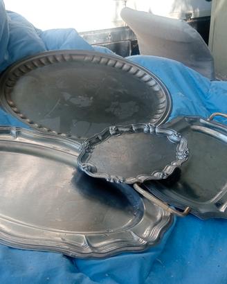 4 Vassoi in acciaio inox di varie misure 