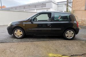 Renault Clio 1.2 16V cat 3 porte Privilège