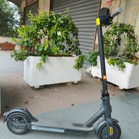 monopattino elettrico pieghevole