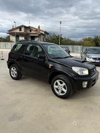 Toyota RAV 4 RAV4 2.0 Tdi D-4D cat 3 porte Sol