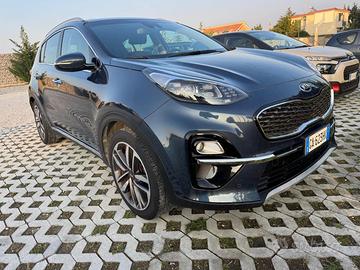 KIA SPORTAGE 1.6 diesel + gancio traino a scompars