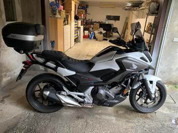 Moto honda 750 pari al nuovo mai incidentata