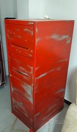 mobile in ferro per ufficio o arredamento