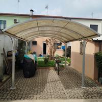 Tettoia in policarbonato e alluminio 