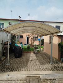 Tettoia in policarbonato e alluminio 