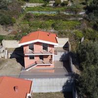 VILLA INDIPENDENTE PANORAMICA CON TERRENO A FURCI