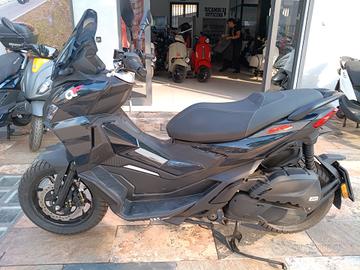 Aprilia SR 125 GT NERO LUCIDO 2026 DEMO