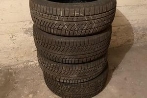 Pneumatici Invernali Continental 235 55 R19