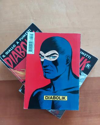 3 fumetti Diabolik R
502 514 515 in perfetto stato