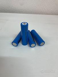 Set 4 batterie 18650 3.7V 2800mAh