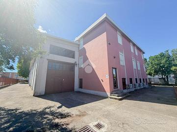 CAPANNONE A PESCHIERA BORROMEO