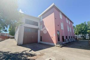CAPANNONE A PESCHIERA BORROMEO