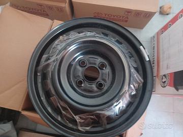 cerchi in acciaio da 15 pollici per Toyota Yaris 