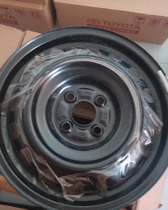 cerchi in acciaio da 15 pollici per Toyota Yaris 
