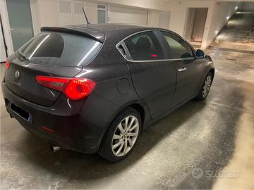 Vemdo Alfa romeo 2.2 140CV JTD