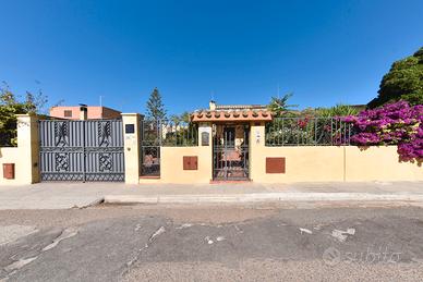 Esclusiva Splendida Villa con Ampio Giardino
