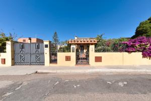 Esclusiva Splendida Villa con Ampio Giardino