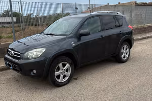 Rav 4 2.2 2008