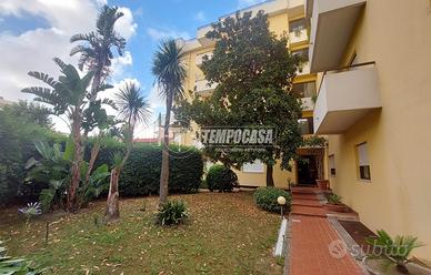 QUADRILOCALE OLTRE ACCESSORI CON POSTO AUTO A BARC