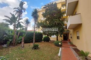 QUADRILOCALE OLTRE ACCESSORI CON POSTO AUTO A BARC