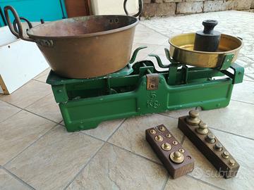 bilancia d'epoca 5 Kg con piatti in rame/ottone