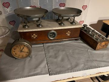 Bilancia d’epoca a due piatti di inizio ‘900