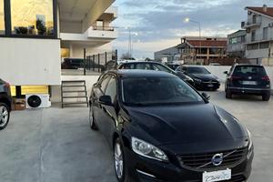 Volvo V60 D5 Geartronic Momentum