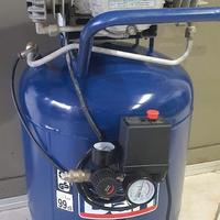 Compressore verticale 50 lt. 3HP. bicilindrico