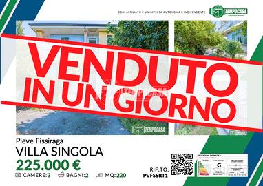 SPLENDIDA VILLA SINGOLA CON GIARDINO PRIVATO