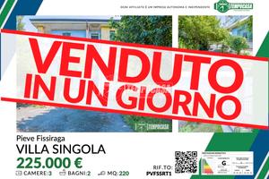 SPLENDIDA VILLA SINGOLA CON GIARDINO PRIVATO