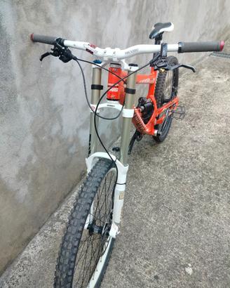 COMMENCAL SUPREME DH