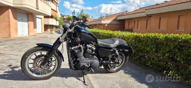 Harley Davidson Sportster 883 R