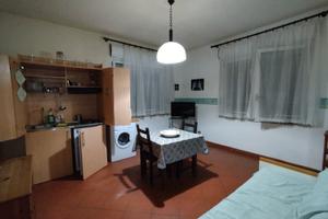 Varcaturo: Bilocale Arredato Utenze Comprese