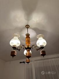 Lampadario vintage in legno e ottone a 3 luci