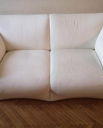 Divano in pelle bianca due posti