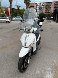 Piaggio Beverly 350 Sport Touner
