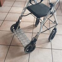 Deambulatore con seduta