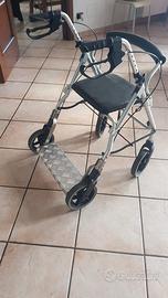Deambulatore con seduta