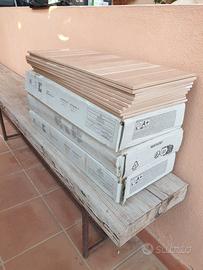 Piastrelle nuove in ceramica italiana beige