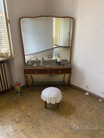 Toeletta vintage anni 50’ con specchiera e pouf