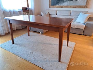 Tavolo allungabile e 6 sedie