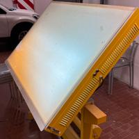 Tavolo da disegno con piano luminoso BIEFFE