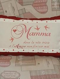 Cuscino con ricamo a punto croce